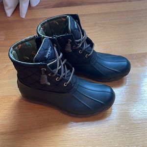 Black Sperry Women's Saltwater Quilted Duck Boot